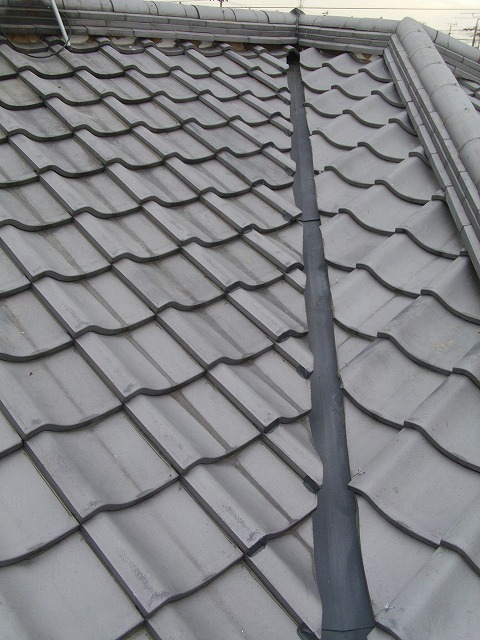 周囲の瓦を復旧して完成